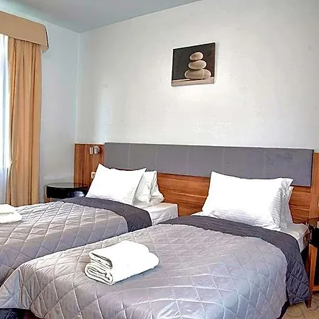 Hotel Komfort 3*