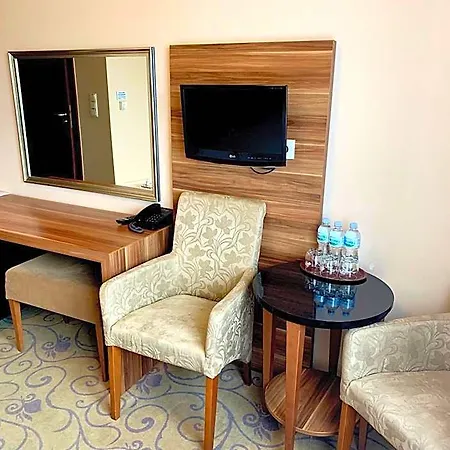 Hotel Komfort 3*