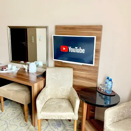 Hotel Komfort 3*